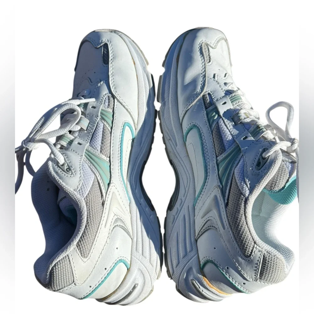 Vionic Women's Walker Casual Walking Sneakers White with‎ Light Blue Sz 7.5
